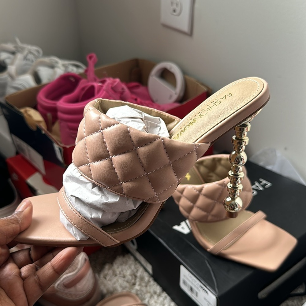 Must Have Heels!! - Picture 5 of 5